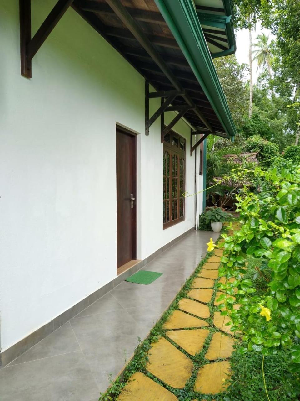 All View Resort Tangalle Exteriör bild